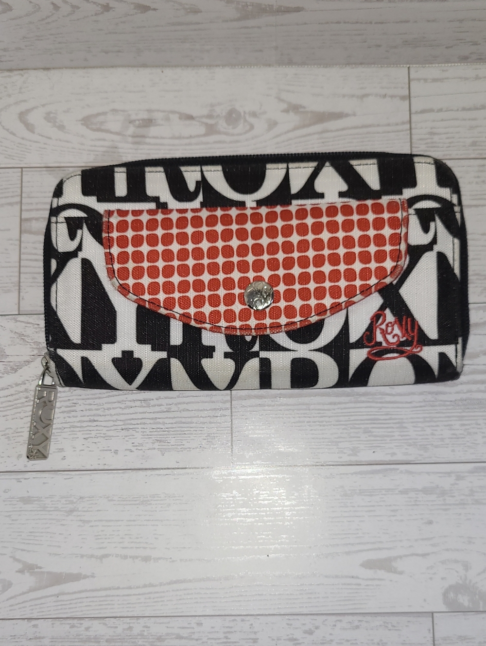 Roxy Black, White,& Red Zip-Around Long Accordion Graphic Wallet with Front Flap